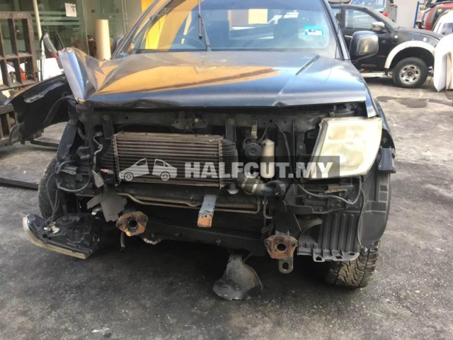 NISSAN NAVARA D40 YD25 MANUAL 4WD FRONT AND REAR HALFCUT HALF CUT