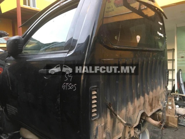 MITSUBISHI TRITON 4D56U MANUAL 4WD SINGLE CAP FRONT AND REAR HALFCUT HALF CUT SEAT ENGINE GEARBOX BUMPER