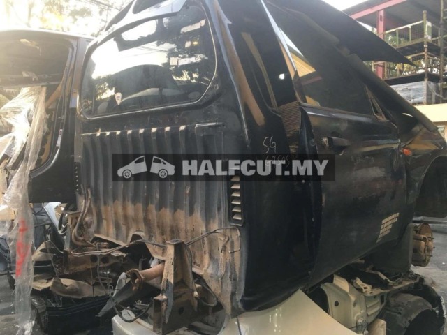 MITSUBISHI TRITON 4D56U MANUAL 4WD SINGLE CAP FRONT AND REAR HALFCUT HALF CUT SEAT ENGINE GEARBOX BUMPER