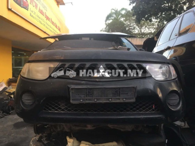 MITSUBISHI TRITON 4D56U MANUAL 4WD SINGLE CAP FRONT AND REAR HALFCUT HALF CUT SEAT ENGINE GEARBOX BUMPER