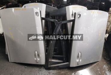 TOYOTA WISH ZGE20 DOOR SET