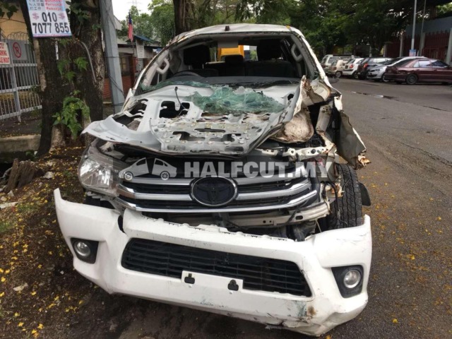 TOYOTA HILUX REVO GUN125 2.8CC AUTO 4WD 2GD FRONT AND REAR HALFCUT HALF CUT