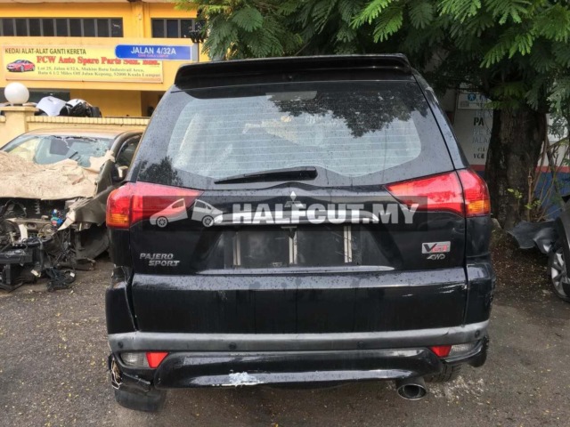 MITSUBISHI MMC PAJERO SPORT 2.5CC VGT 4WD AUTO 5SPEED FRONT AND REAR HALFCUT HALF CUT