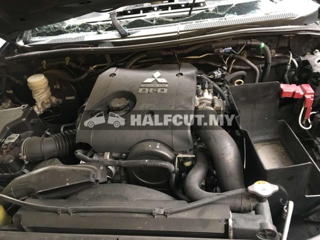 MITSUBISHI MMC PAJERO SPORT 2.5CC VGT 4WD AUTO 5SPEED FRONT AND REAR HALFCUT HALF CUT