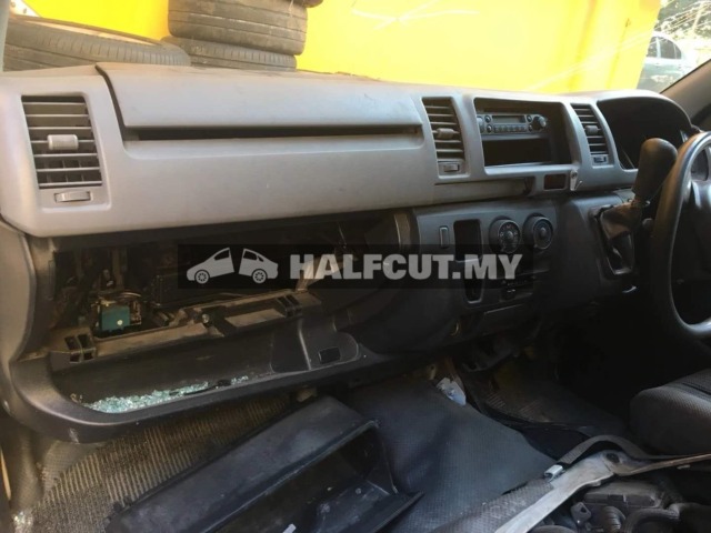 TOYOTA HIACE KDH200 2KD MANUAL FRONT AND REAR HALFCUT HALF CUT