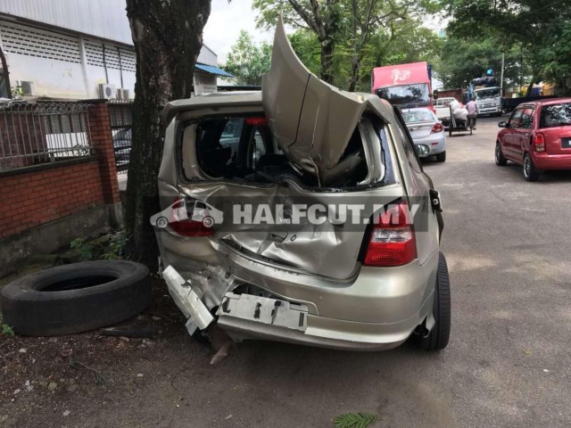 NISSAN GRAND LIVINA 1.8CC AUTO FRONT AND REAR HALFCUT HALF CUT