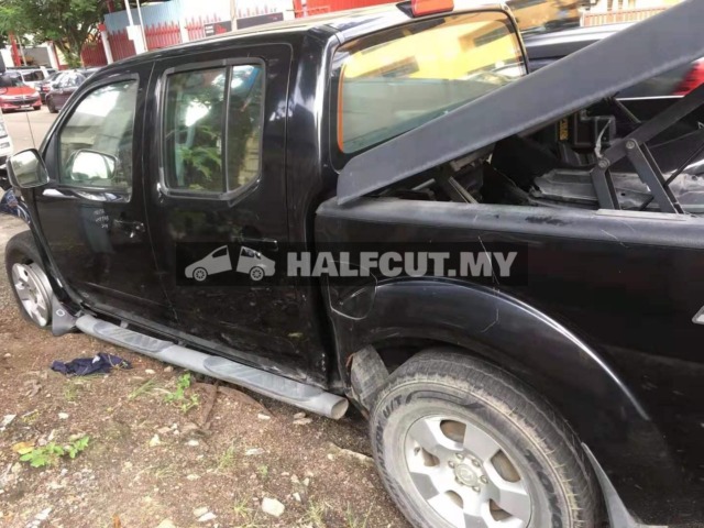 NISSAN NAVARA D40 2.5 AUTO 4WD FRONT AND REAR HALFCUT HALF CUT