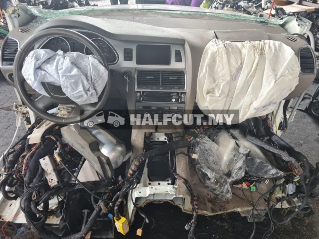 AUDI Q7 V8 4.2 CKD HALFCUT HALF CUT