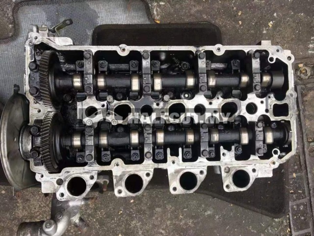 MITSUBISHI TRITON 4D56U CYLINDER HEAD