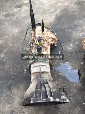 TOYOTA HILUX GEARBOX KUN25 MANUAL 4WD GEAR BOX