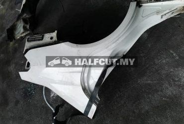 MERCEDES BENZ W212 FACELIFT SIDE MUDGUARD