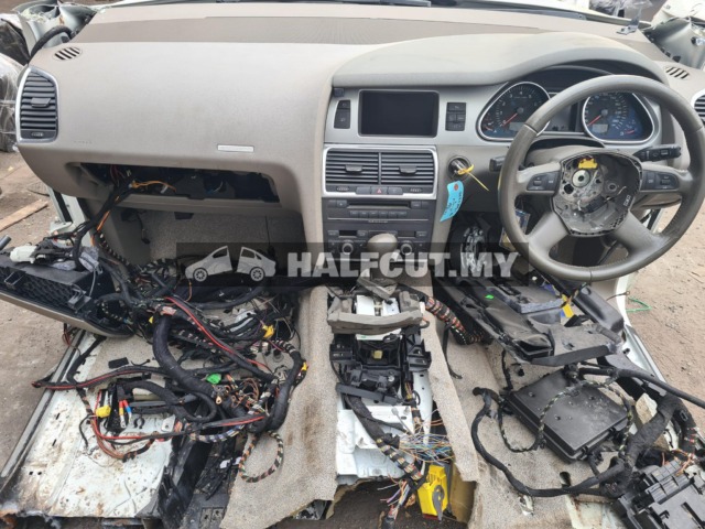 AUDI Q7 V8 4.2 CKD HALFCUT HALF CUT