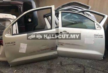 TOYOTA HILUX KUN25 FRONT DOOR LH RH