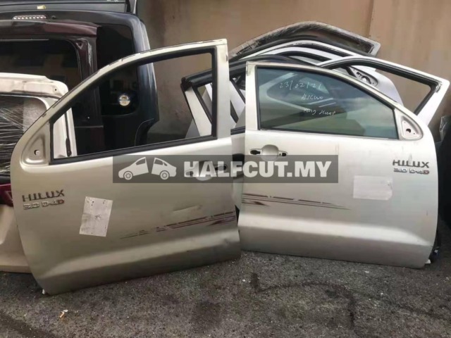 TOYOTA HILUX KUN25 FRONT DOOR LH RH