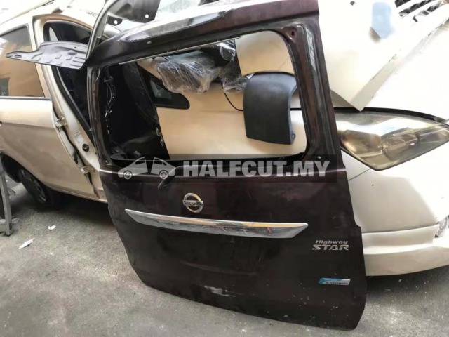 NISSAN C26 REAR BONNET