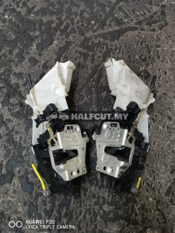 MERCEDES BENZ W202 W208 W210 FRONT DOOR LOCK