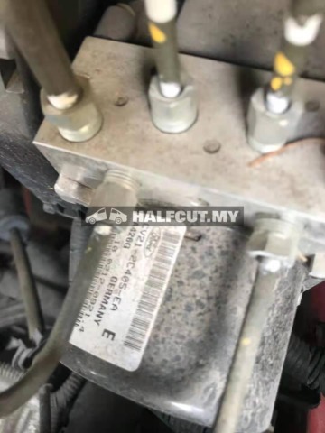 FORD FIESTA 1.6CC AUTO TSJA FRONT AND REAR HALFCUT HALF CUT