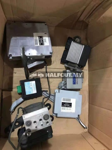 TOYOTA HILUX KUN26 SMALL PARTS