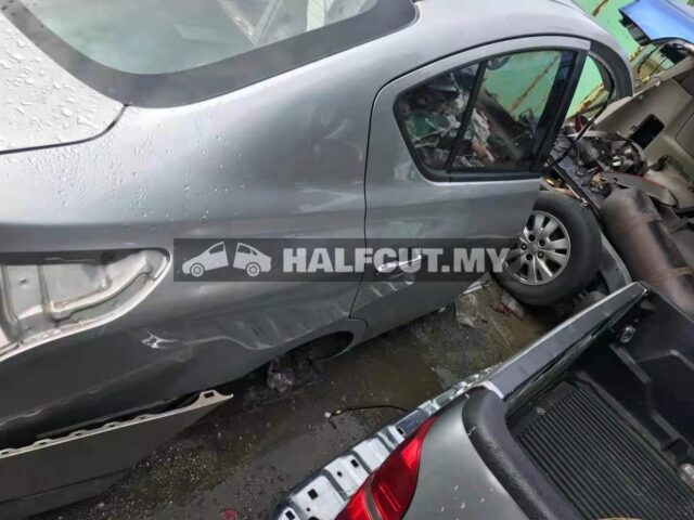 NISSAN ALMERA REAR CUT & DOOR F RH R RH