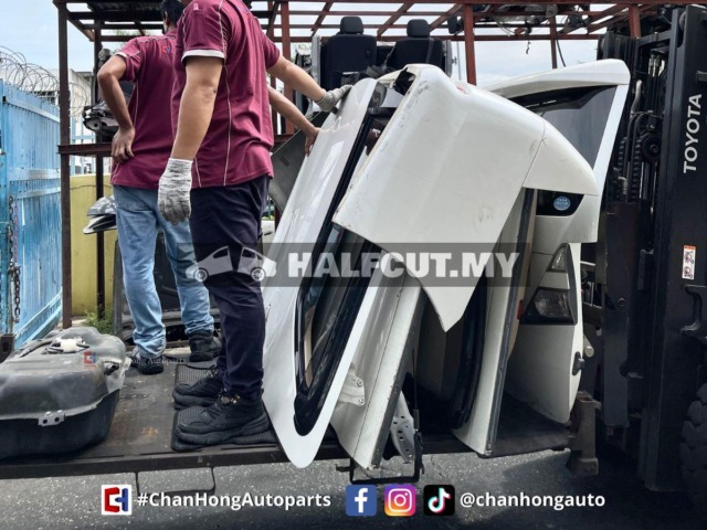 VELLFIRE ANH20 HALFCUT HALF CUT