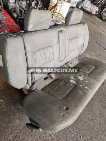 MITSUBISHI PAJERO V33 SEAT SET