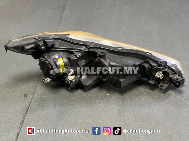 TOYOTA WISH ZGE20 HEADLAMP HEADLIGHT HEAD LAMP LIGHT