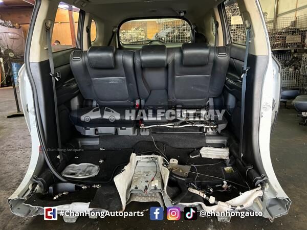 MITSUBISHI OUTLANDER 2016 REAR CUT HALFCUT HALF CUT