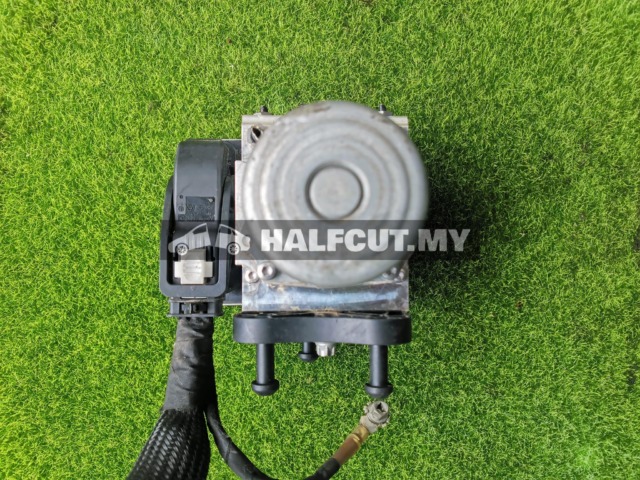 MERCEDES BENZ W205 ABS PUMP