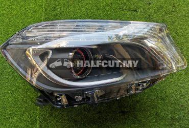 MERCEDES BENZ W176 RED EYE S RIGHT HEADLAMP HEADLIGHT HEAD LAMP LIGHT