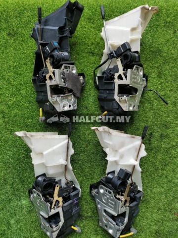 MERCEDES BENZ W202 W210 W208 FRONT LH RH DOOR LOCK