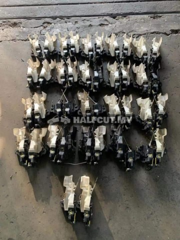 MERCEDES BENZ W210 FRONT DOOR LOCK