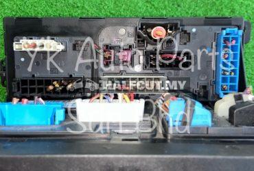 MERCEDES BENZ W211 E CLASS CONTROL UNIT SAM 2115454201 FUSE BOX USED