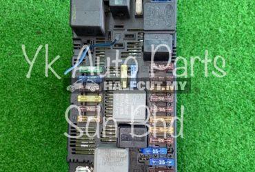 MERCEDES BENZ W211 E CLASS CONTROL UNIT SAM 2115454201 FUSE BOX USED