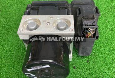 FORD FOCUS BV61-2C405-AJ ABS PUMP USED