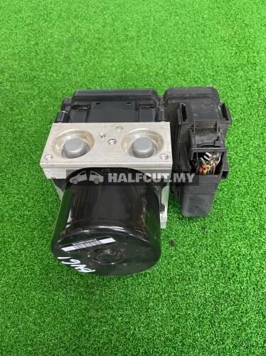 FORD FOCUS BV61-2C405-AJ ABS PUMP USED