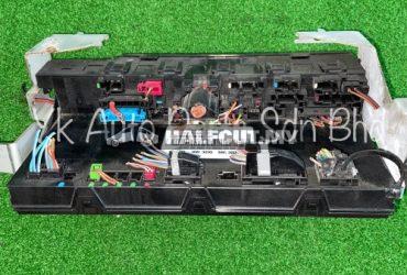 MERCEDES BENZ W211 CLS C219 2005 FUSE BOX 211 545 67 01 USED