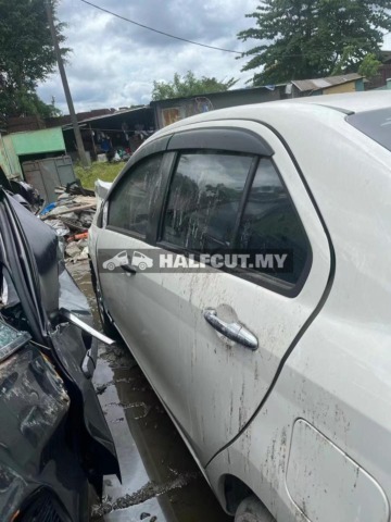 PERODUA BEZZA DOOR 1SET