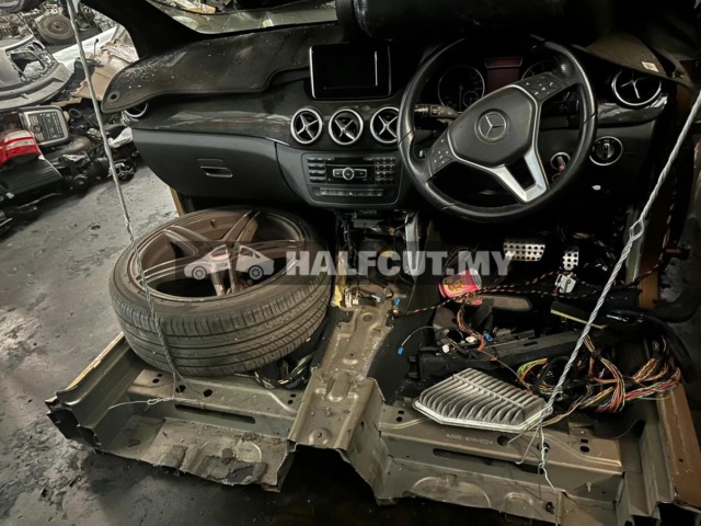 MERCEDES BENZ B CLASS B200 FRONT CUT AND REAR CUT