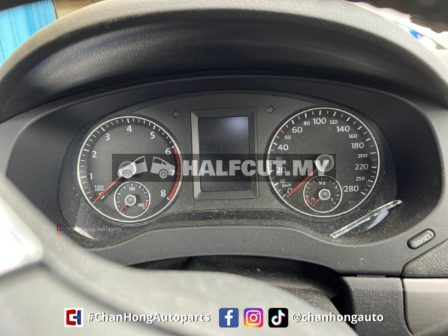 VOLKSWAGEN JETTA 1.4CC HALFCUT HALF CUT