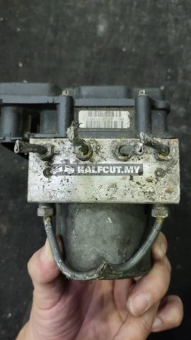 TOYOTA ESTIMA ACR50 X2 ABS PUMP