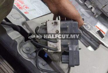 TOYOTA HIACE KDH200 O 3 ABS PUMP
