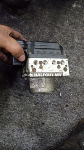 NISSAN SERENA C26 TD8405 ABS PUMP