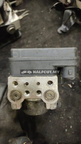 TOYOTA CALDINA 02 5T ABS PUMP