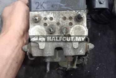 TOYOTA HARRIER ACU30 2K ABS PUMP