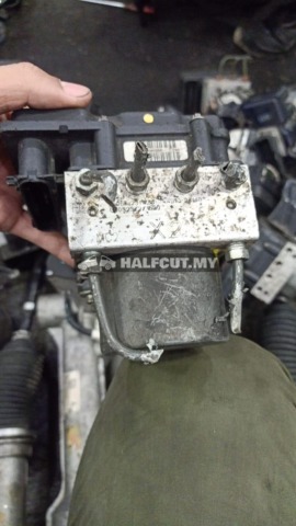 TOYOTA ESTIMA ACR50 X2 ABS PUMP