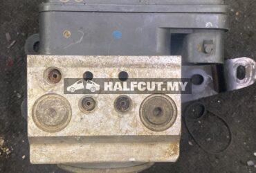 TOYOTA HILUX KUN25 6C ABS PUMP