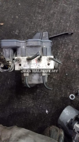 NISSAN SERENA C26 Y5 ABS PUMP