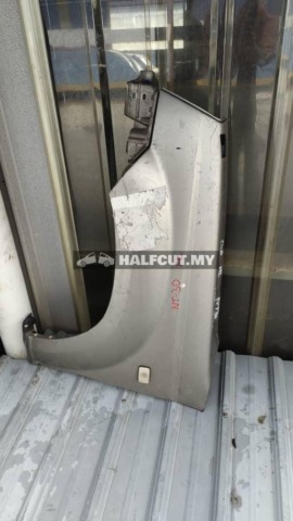 NISSAN XTRAIL X-TRAIL NT30 FRT FENDER LH