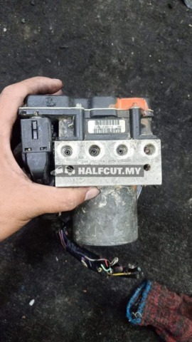 TOYOTA VELLFIRE 20 X2 ABS PUMP