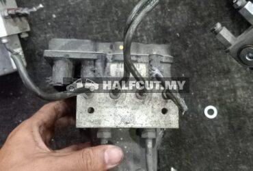 TOYOTA ESTIMA ACR50 X4 ABS PUMP